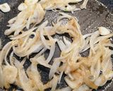 Foto del paso 7 de la receta: Atún con patatas y salsa de cebolla