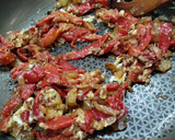 Foto del paso 2 de la receta: Perca "responsable" en salsa de piquillo