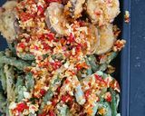 Foto langkah ke 3 dari resep Terong dan kacang siram cabe garam.