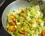 मिक्स वेज सब्जीmix veg sabzi recipe in hindi) रेसिपी चरण 3 फोटो