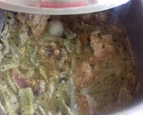 Foto del paso 6 de la receta: Carne de puerco en salsa verde y nopales!