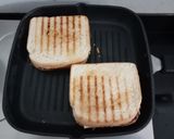 A picture of step 4 of Mixed Vegetable grilled cheese sandwitch.