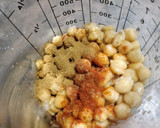 Foto del paso 3 de la receta: Hummus de garbanzos, pasas y pimiento rojo