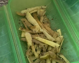 Foto del paso 2 de la receta: Chips de piel de patata en lekué con pimienta y ajo en polvo