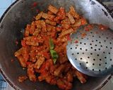 Foto langkah ke 7 dari resep Sambal Goreng Tempe Pedas.