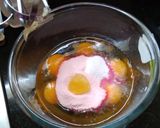 Foto langkah ke 2 dari resep Strawberry Cake DEBM/.