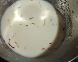 A picture of step 2 of Rava kheer.