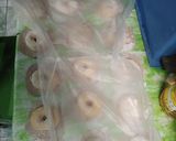 Foto langkah ke 4 dari resep Donat Empuk Awet.