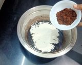 A picture of step 4 of Japanese chocolate cotton sponge cake.