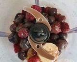 Φωτογραφία βήματος 2 της συνταγής Smoothie με φραμπουάζ και μύρτιλα