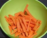 Foto langkah ke 1 dari resep Tumis jamur tiram wortel caisim.