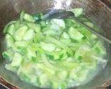 Foto langkah ke 3 dari resep Tumis Timun Labu Siam.