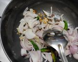 A picture of step 2 of Soya granules curry.