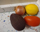 Foto del paso 1 de la receta: Aguacates rellenos de Guacamole y cherrys asados