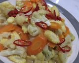 Foto langkah ke 2 dari resep Tumis 3 sayur (Putren, Wortel,Kembang Kol).