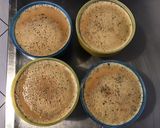 Une image de l'étape 7 de Crèmes aux œufs café noix de coco et éclats de café.