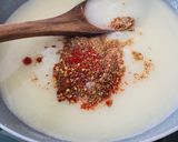 A picture of step 4 of Enchiladas sauce.