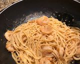 A picture of step 3 of Garlic Shrimp Spaghetti.