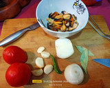 Foto del paso 2 de la receta: Arroz de langostinos y mejillones al aromas de Montilla moriles