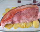 Foto del paso 3 de la receta: Trucha asalmonada a la provenzal