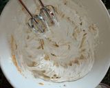 Foto del passaggio 7 della ricetta Cheesecake alla salsa di fragole mirtilli e cioccolato fondente