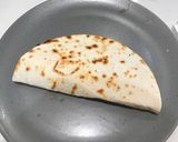รูปขั้นตอนการทำที่ 4 ของ Quesadilla Truffle Mushroom