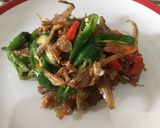 Foto langkah ke 3 dari resep Ikan Asin Cabe Hijau.