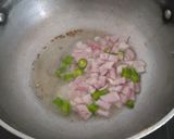 A picture of step 2 of Daliya upma.