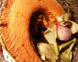 Foto del paso 4 de la receta: Crema de calabaza y hinojos asados, con un toque de ahumado