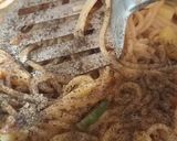 A picture of step 3 of Potato spaghetti.