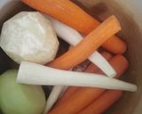 Vegyes szárnyas húsleves recept fázis 2 fotója