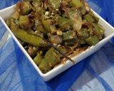 A picture of step 3 of Bhindi (without tomatoes).