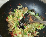 Foto langkah ke 3 dari resep Tumis Jamur Kembang Turi.