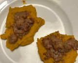 Foto del passaggio 3 della ricetta Zucca patate e salsiccia al forno