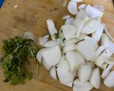 A picture of step 1 of Chicken Thukpa.