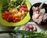 Foto langkah ke 1 dari resep Sop Ayam.