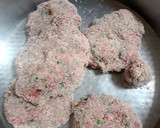 Foto del paso 4 de la receta: Filetes rusos al jengibre con salsa de cebolla y vino tinto