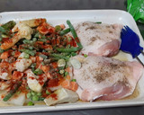 Foto del paso 1 de la receta: Contramuslos al horno con verduras