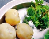 A picture of step 1 of Paneer potato cutlets.