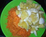 A picture of step 1 of Orange and carrots juice.