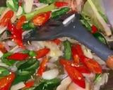 Foto langkah ke 3 dari resep Tumis Kerang Dara.