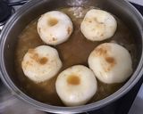 Une image de l'étape 8 de Navets raves primeurs « donuts » au bouillon de crevettes et oignon de roscoff.