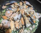 Foto del paso 2 de la receta: Spaghetti a la crema y frutos de mar