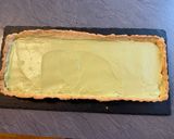 Pisztáciás–málnás fehércsokis tarte recept fázis 3 fotója