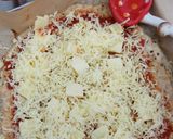 Foto langkah ke 6 dari resep Pizzaa tersehat dijamin melted !! Crust nya ayam ga pake tepung !.
