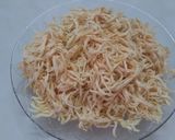 Hình bước làm 1 của món Khô gà (dùng chảo chống dính)