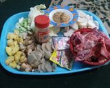 Foto langkah ke 1 dari resep Sop Tulang Ayam.