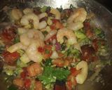 Foto del paso 3 de la receta: Ceviche de camarón y kanikama