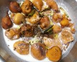 A picture of step 4 of Dahi vada.