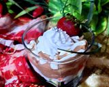 A picture of step 6 of Strawberry with chocolate dessert.